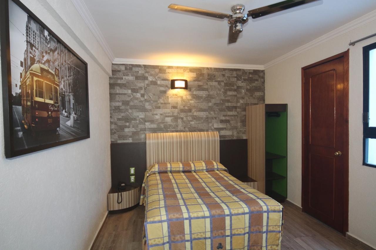 Hotel Plaza Crystal Ксалапа Екстериор снимка