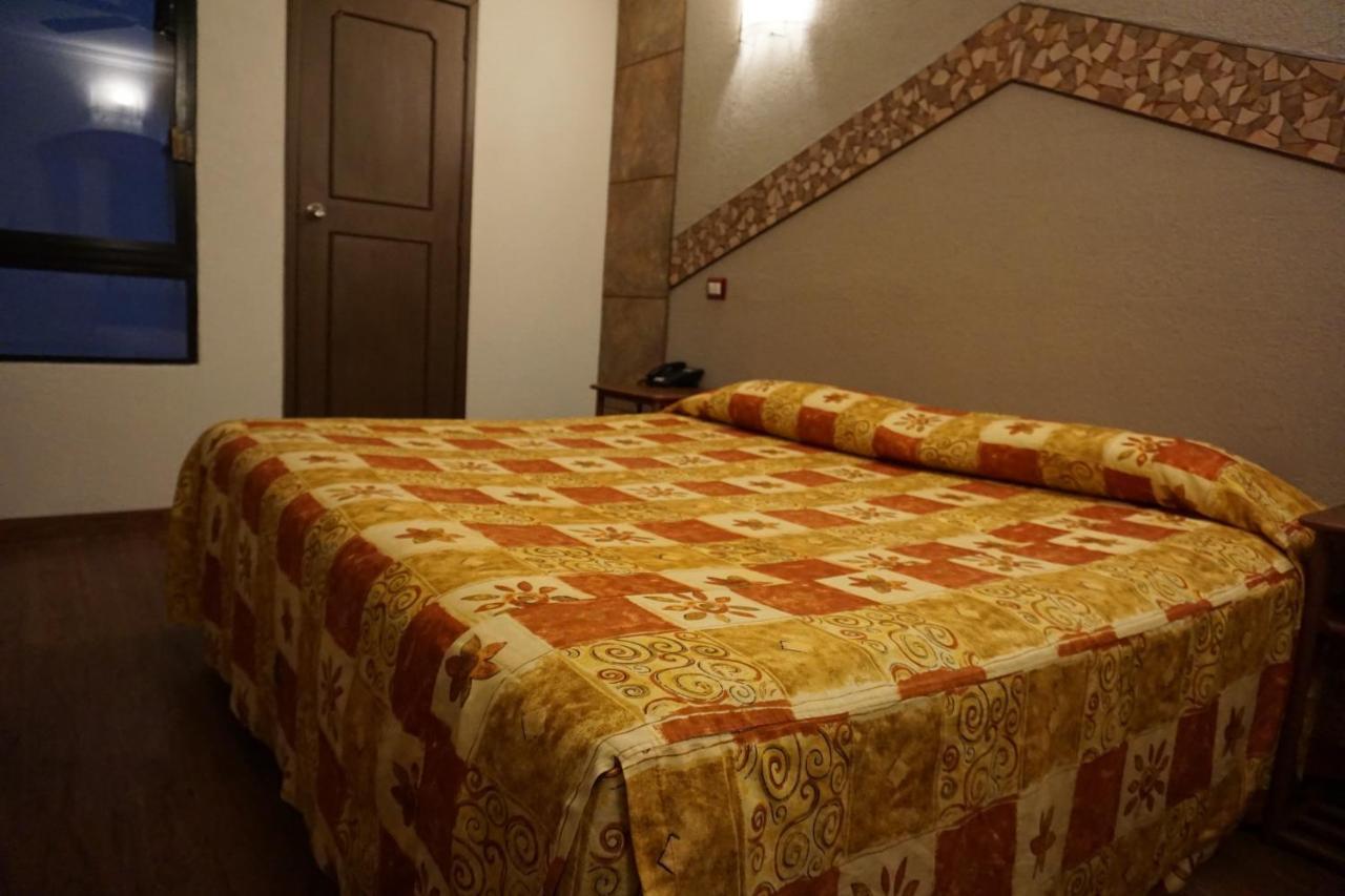 Hotel Plaza Crystal Ксалапа Екстериор снимка