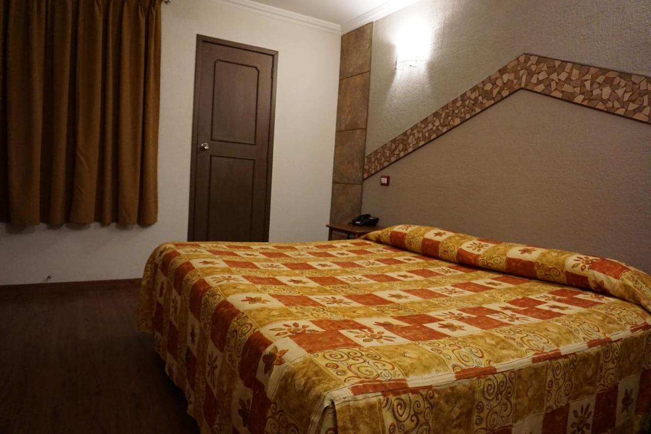 Hotel Plaza Crystal Ксалапа Екстериор снимка